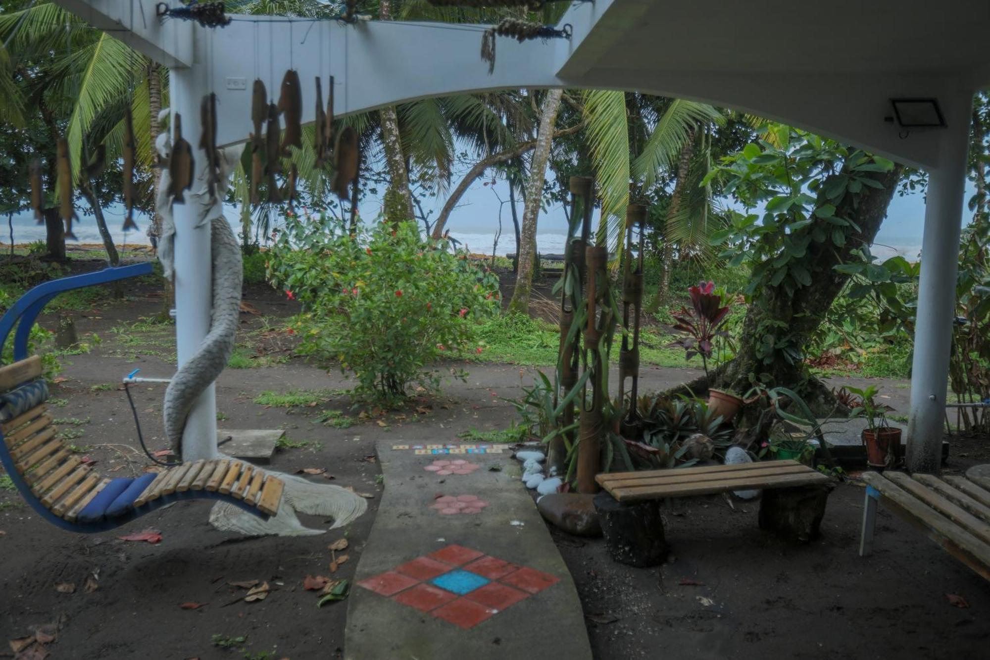 Hotel Pura Natura Beachfront トルトゥゲーロ エクステリア 写真