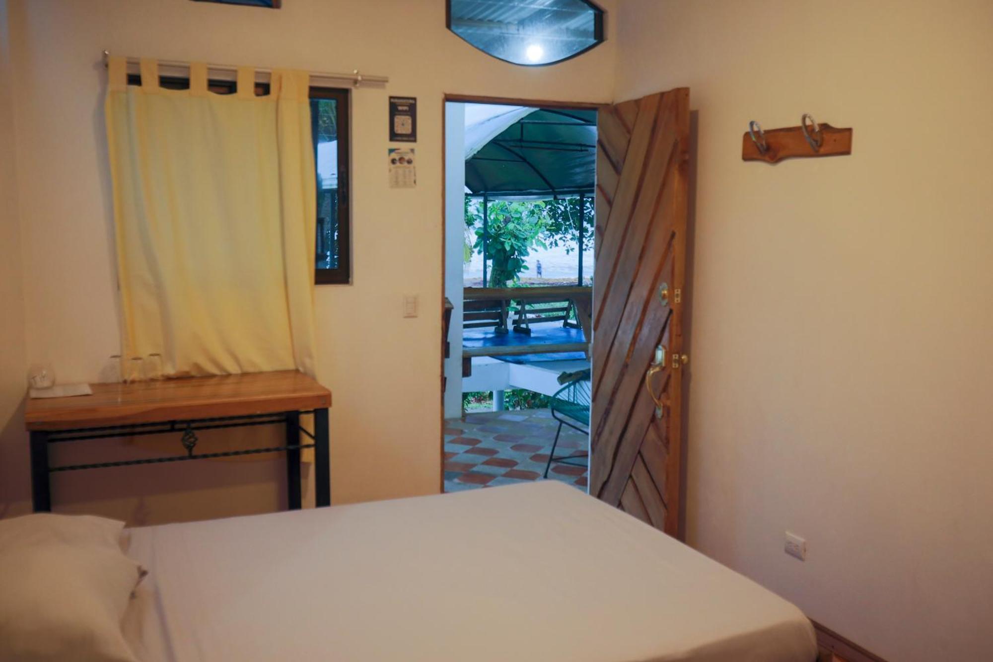 Hotel Pura Natura Beachfront トルトゥゲーロ エクステリア 写真